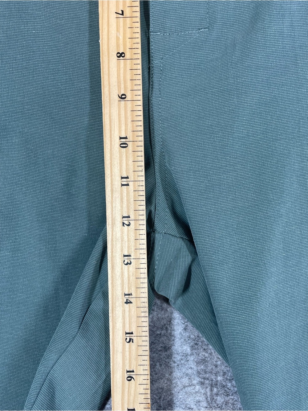 Travis Mathew Golf Shorts Green Size 40 Performance Stretch Casual Athletic - Picture 10 of 16